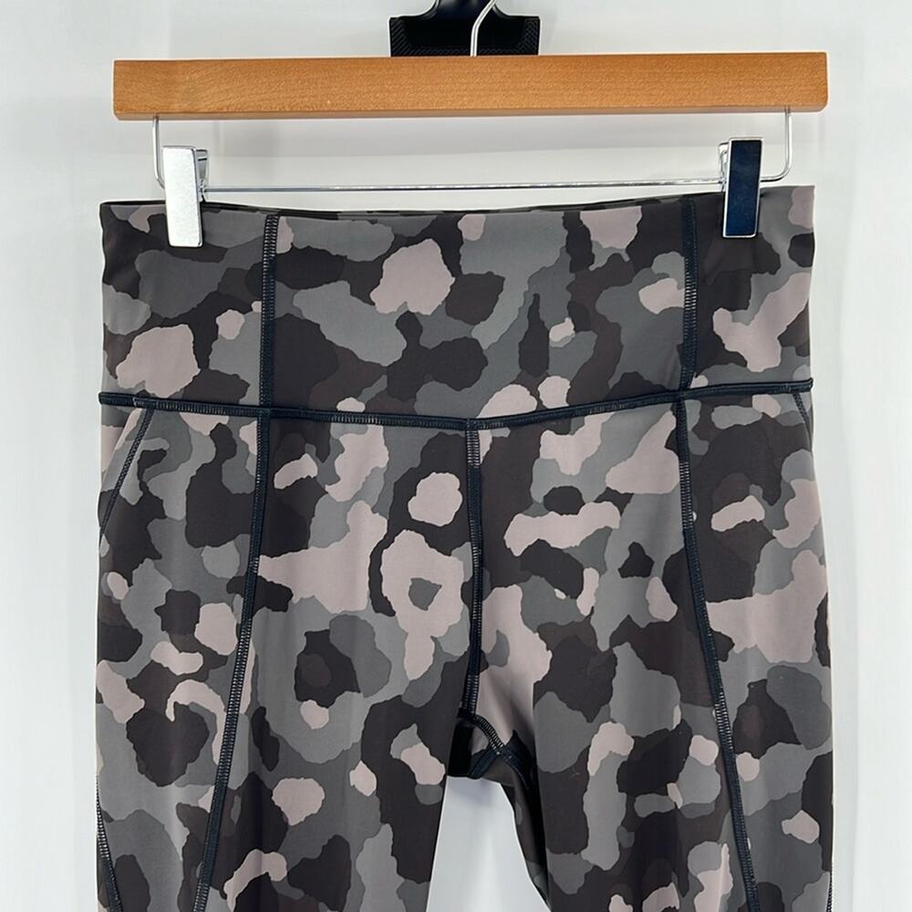 Athleta Women's Lightning Camo 7/8 Tight - Gray Camo - Medium Tall